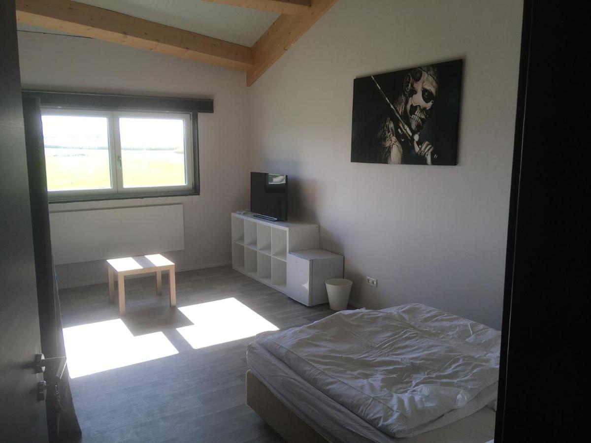 5 Points Rooms For Rent Niederrieden Bagian luar foto