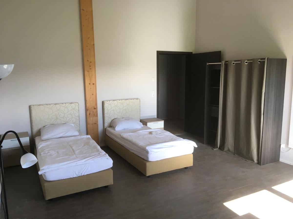 5 Points Rooms For Rent Niederrieden Bagian luar foto